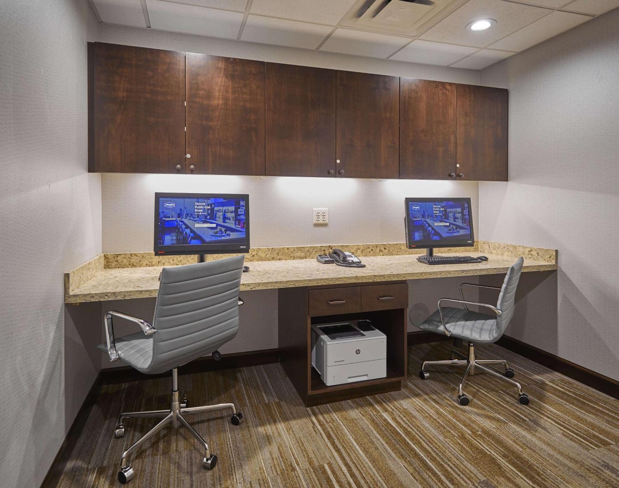 Hampton Inn & Suites Roseburg Zewnętrze zdjęcie