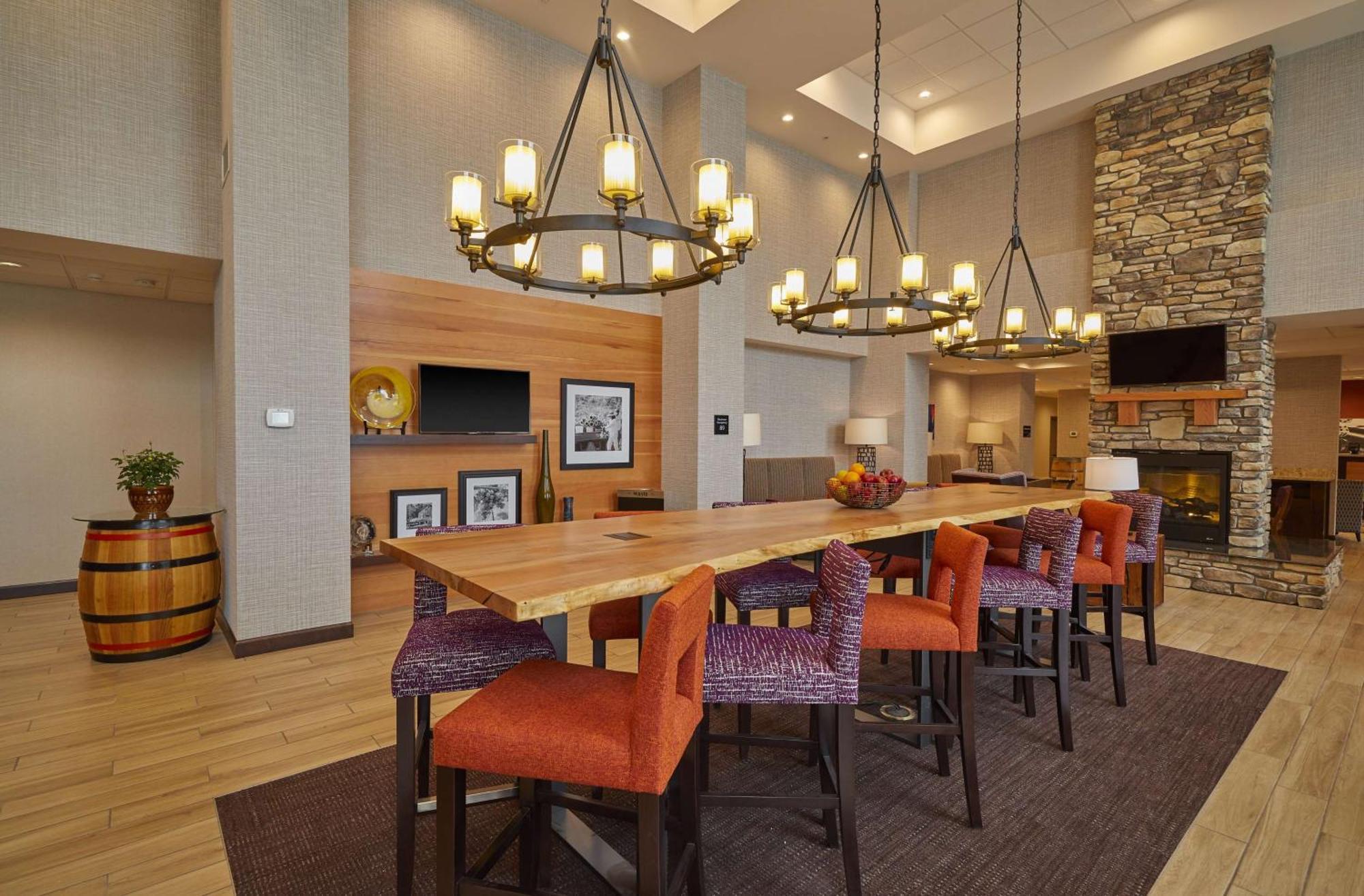 Hampton Inn & Suites Roseburg Zewnętrze zdjęcie